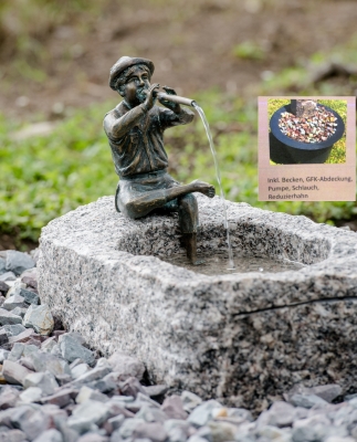 Rottenecker Bronzefigur Fltenspieler Finn - Brunnen-Komplettset