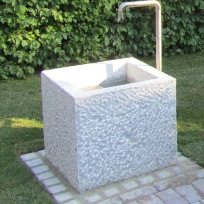 Granitbrunnen / Pflanztrog quadratisch vollkantig 90x90x35