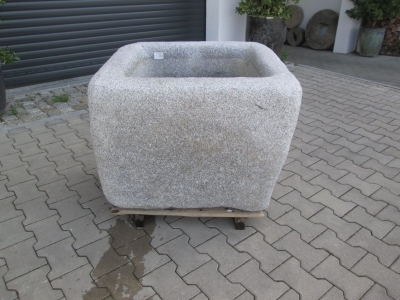 Granitbrunnen rechteckig rustikal 103x87x70
