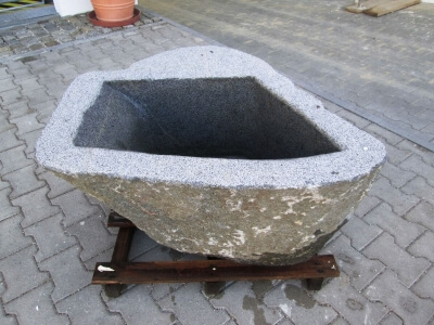 Findlingsbrunnen 103x96x60