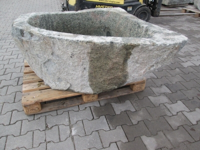 Findlingsbrunnen 115x90x55