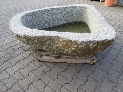 Findlingsbrunnen 126x112x46
