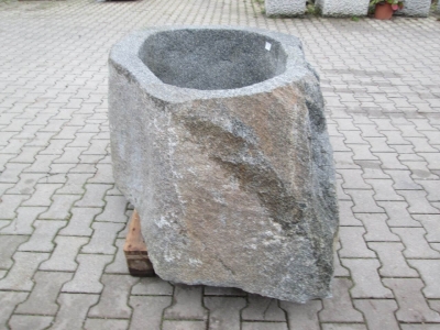 Findlingsbrunnen 134x94x56