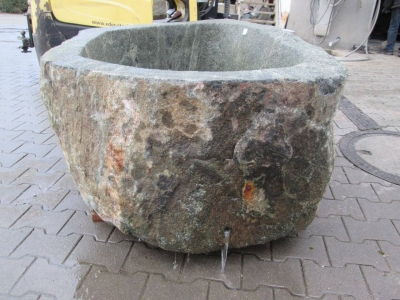 Findlingsbrunnen 162x106x56