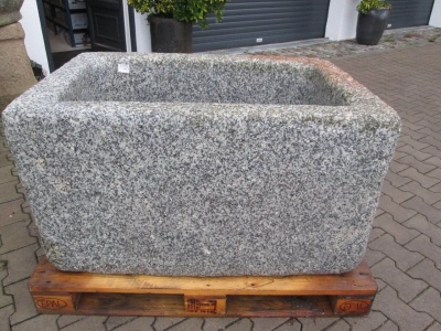 Granitbrunnen rechteckig rustikal 110x73x60