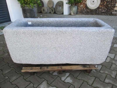 Granitbrunnen rechteckig rustikal 129x53x52
