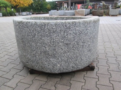 Granitbrunnen rund rustikal 122x60