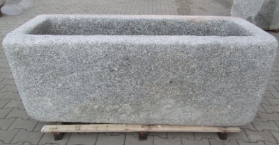 Granitbrunnen rechteckig rustikal 167x68x66