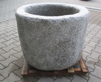 Steinbrunnen rund rustikal 78 x 56