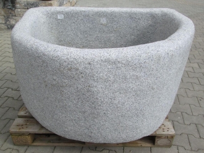 Steinbrunnen halbrund rustikal 128x93x68