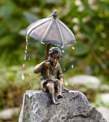 Rottenecker Bronzefigur Luzie mit Regenschirm