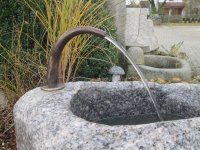 Rottenecker Brunnenauslauf, bronze, klein, grn patiniert