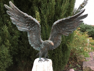 Rottenecker Bronzefigur Seeadler