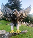 Rottenecker Bronzefigur Weikopf-Seeadler mit Bronze-Stamm