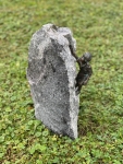 Rottenecker Bronzefigur Lotta mini auf Schwarzwald-Granit