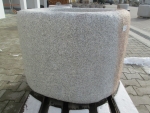 Granitbrunnen rund rustikal 87x65