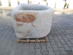 Granitbrunnen halbrund rustikal 98x91x76