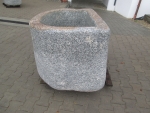 Granitbrunnen halbrund rustikal 136x85x74