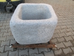 Granitbrunnen rechteckig rustikal 74x67x63
