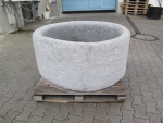 Granitbrunnen rund rustikal 125x120x64