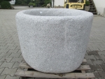 Granitbrunnen rund rustikal 109x70