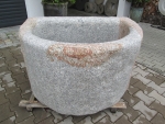 Granitbrunnen halbrund rustikal 106x80x66