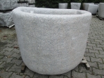 Granitbrunnen halbrund rustikal 110x79x76