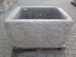 Granitbrunnen rechteckig rustikal 112x87x67