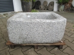 Granitbrunnen rechteckig rustikal 70x61x32