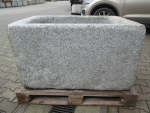 Granitbrunnen rechteckig rustikal 114x77x62