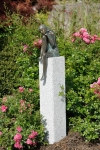 Rottenecker Bronze.Skulptur Emanuelle das sitzende M�dchen
