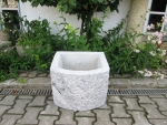 Granitbrunnen / Pflanztrog halbrund 45x40x35