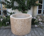 Granitbrunnen / Pflanztrog rund 80x60