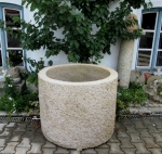 Granitbrunnen / Pflanztrog rund 90x70