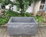 Granitbrunnen / Pflanztrog  rechteckig spaltrau 90x50x50