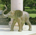 Rottenecker Bronzefigur Portal-Elefant rechts